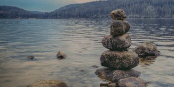 Psikolojik Dayanıklılık Rehberi: Ruhsal Olarak Güçlenmek İçin Atmanız Gereken 7 Adım