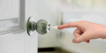 Vücutta Statik Elektrik Nasıl Oluşur, Toprak Elektriği Alır Mı?