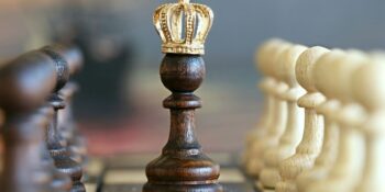 Onlarla Dost Olmak Kolay Değil! Hayatına Giren İnsanları Çok Dikkatli Seçen 5 Burç