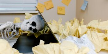 Sürmenaj: Yoğun Çalışma Temposu Nedeniyle Zihinsel ve Fiziksel Olarak Tükenme Durumu