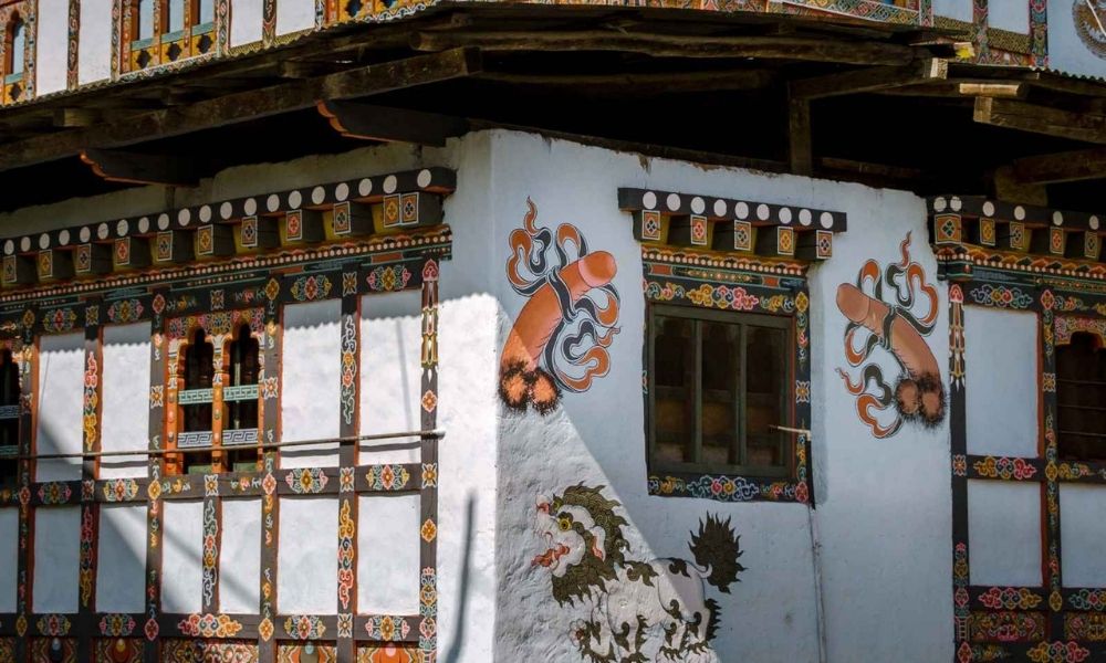 Bhutan’daki duvarlarda penis