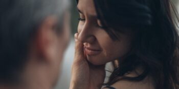 Hem Duygusal Hem Nörolojik Sebepleri Var! İnsanlar Neden Seks Sırasında İnler?