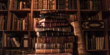 Bibliyomani: Kompulsif Kitap Biriktirme Hastalığı Hakkında Bilmeniz Gerekenler