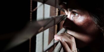 “Fazla” Uyumlu Olmanızın Sebebi Bu Olabilir! Çekingen Kişilik Bozukluğu Hakkında Bilmeniz Gerekenler