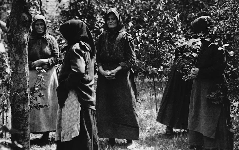 Kocaları da dahil olmak üzere 101 köylüyü zehirleyen Macar kadınlar