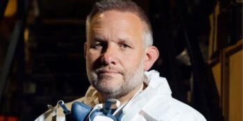 Ben Giles: Suç Mahallerini Temizleyerek Milyoner Olan Adamın İlgi Çekici Hikâyesi