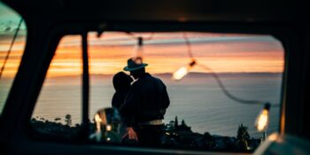 Uzun Soluklu İlişkilerde İnsanların İyi Seks Yerine Kaliteli Mizahı Seçmesinin 6 Nedeni