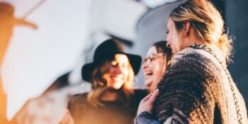 Kontrol Etmesi Çok Zor! Bilim İnsanlarına Göre Gülmek Neden Bulaşıcıdır?