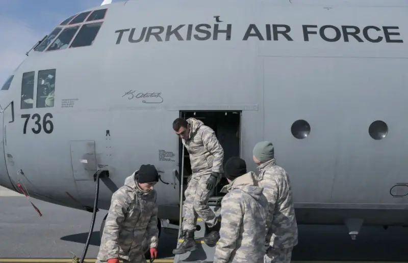 C-130 kargo uçakları