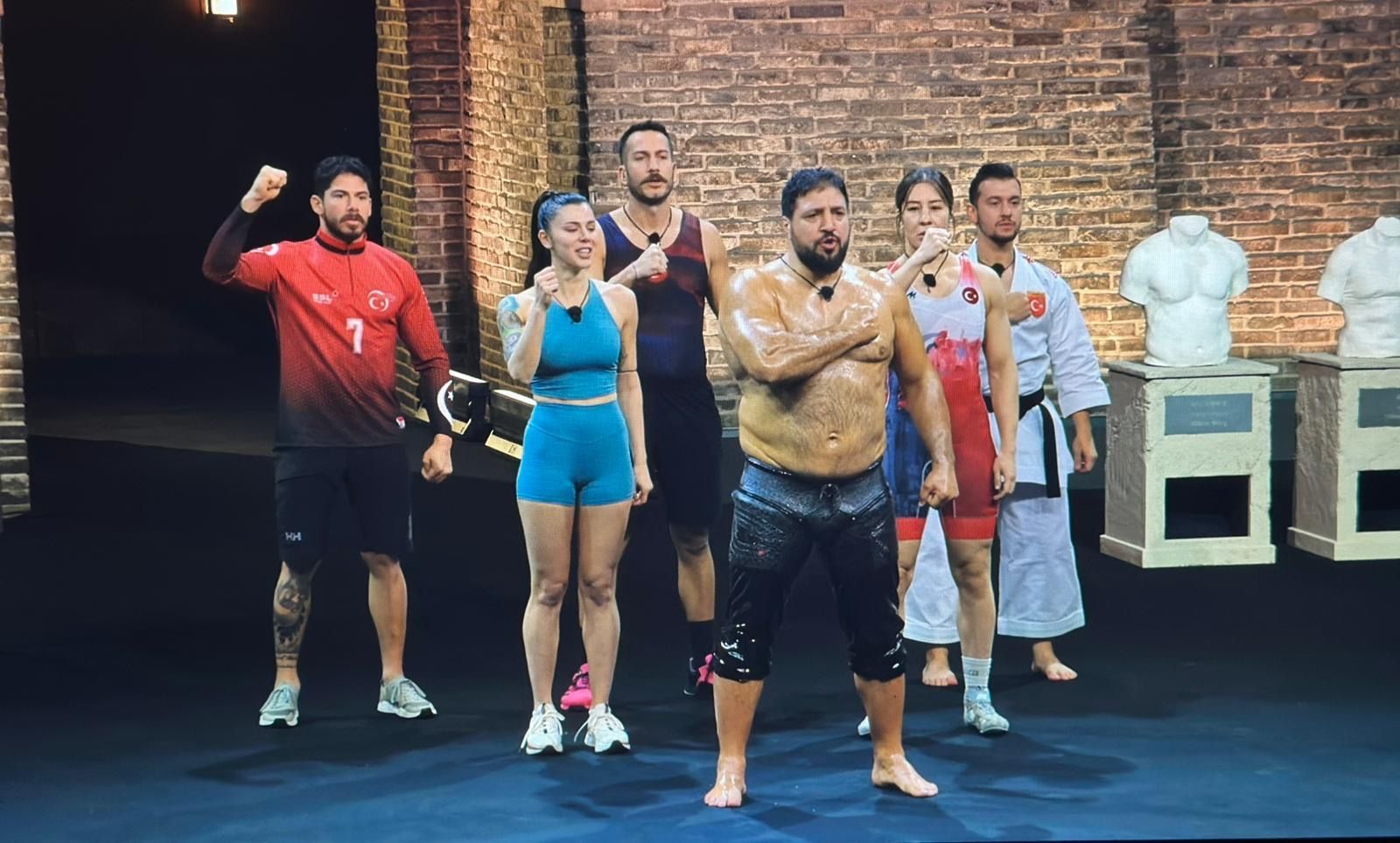 Physical Asia yarışması