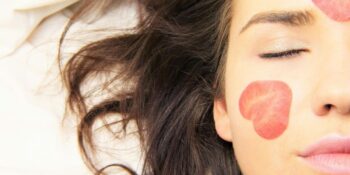 Herkesin Aklında Aynı Soru! Cilt Bakım Ürünleri Hangi Sırayla Kullanılmalı?