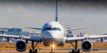 Uçakta Cep Telefonu Kullanılmamasının Gerçek Nedeni Nedir?