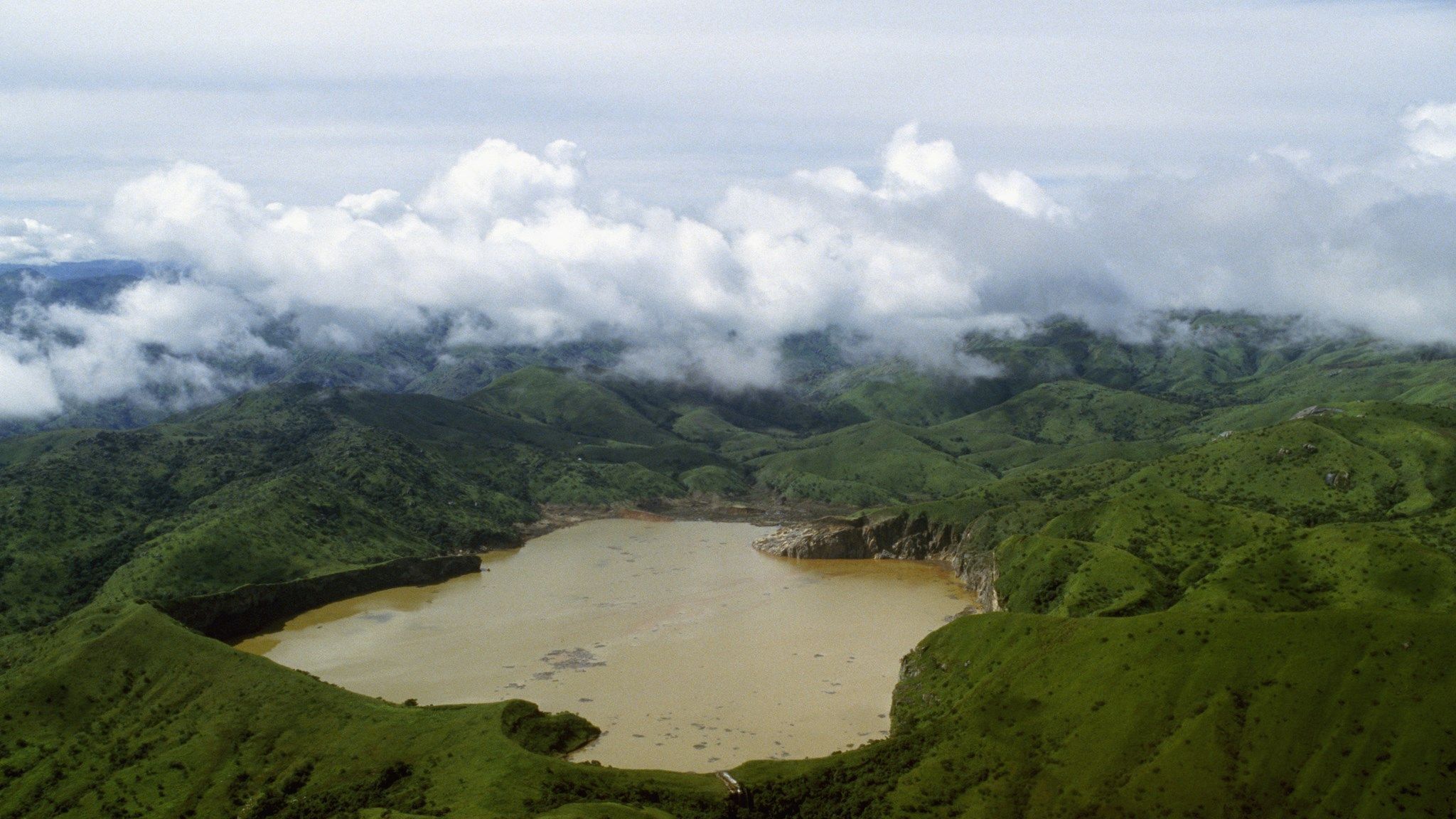 dünyanın en ölümcül gölleri