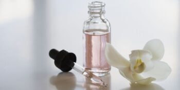 Kendi Kokusunu Oluşturmak İsteyenlere: Evde Parfüm Nasıl Yapılır, Püf Noktaları Nelerdir?