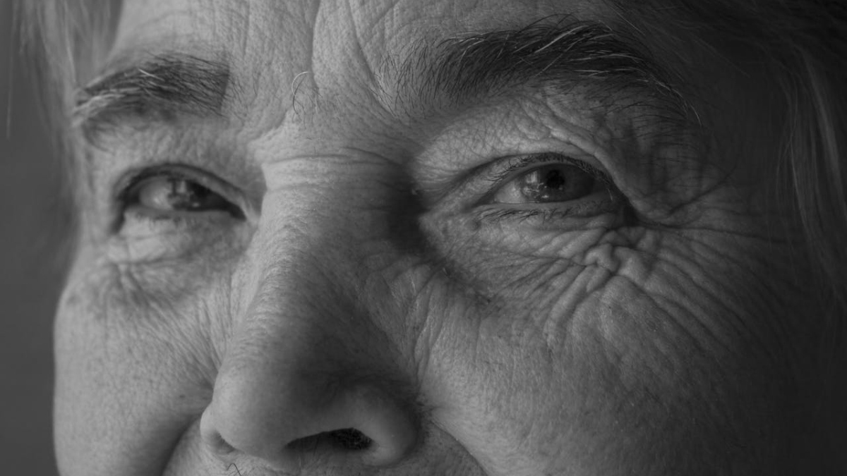 Bilim İnsanları Açıklıyor! Yaşlandıkça Burun ve Kulak Kılları Neden Gürleşir?