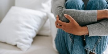 Masum Gibi Görünse de Öz Saygınızı Yavaş Yavaş Yok Eden 12 Günlük Alışkanlık