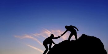 Herkese Yardım Etmeye Çalışmak: Başkalarını Önceliklendirmenin Psikolojik Nedenleri