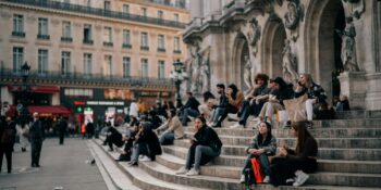 Tanımadığımız İnsanlar Hakkında Neden Hikâyeler Yazarız?